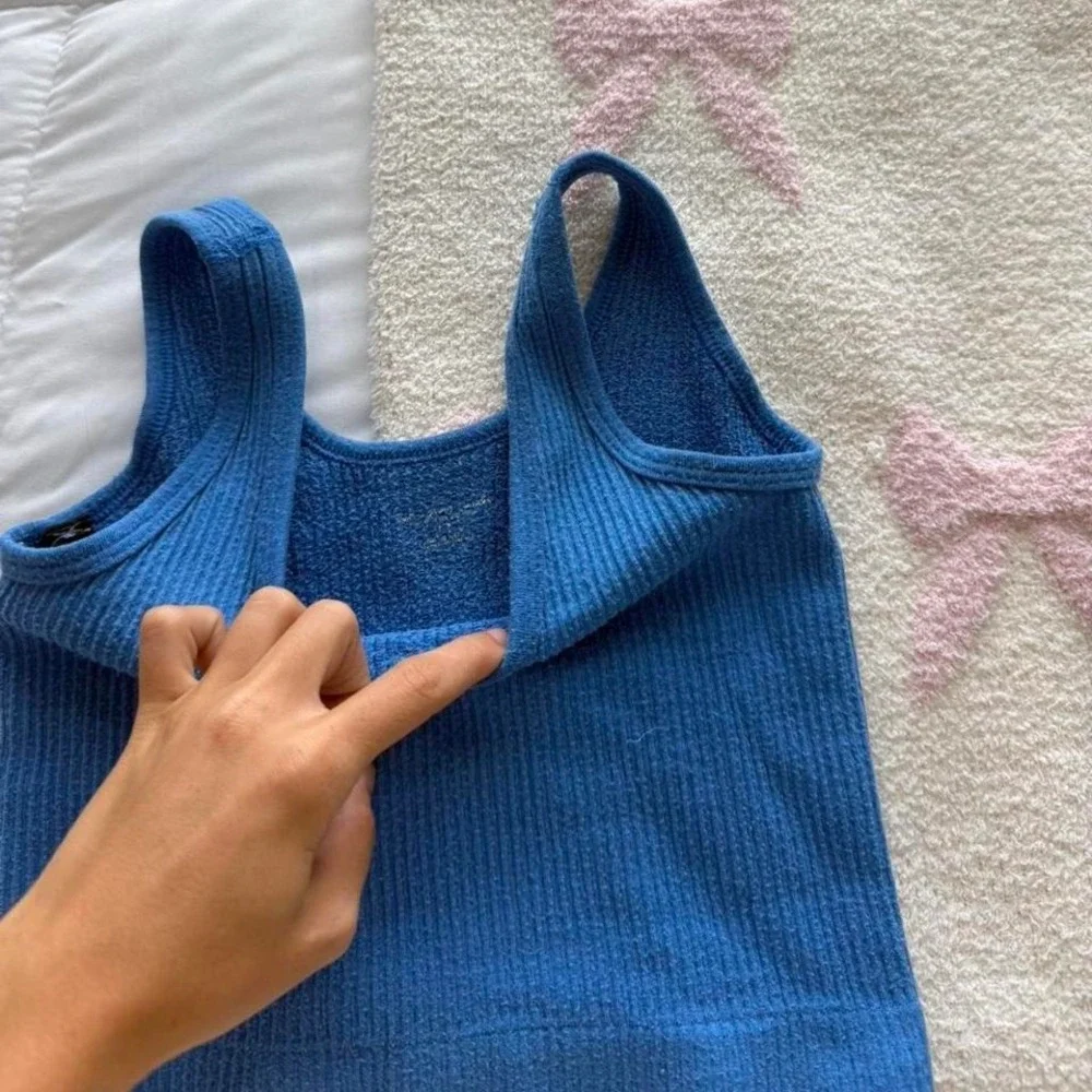 Urban outfitters royal blue ribbed cropped tank top